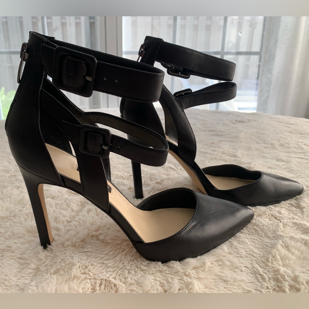 Black Nine West heels w double ankle strap